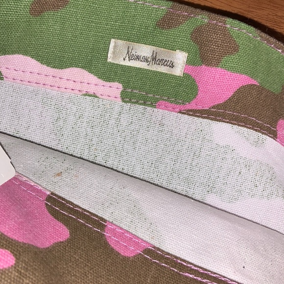 NWT Neiman Marcus Camo Tote Bag (Given to Exclusive Customers) - Picture 8 of 9